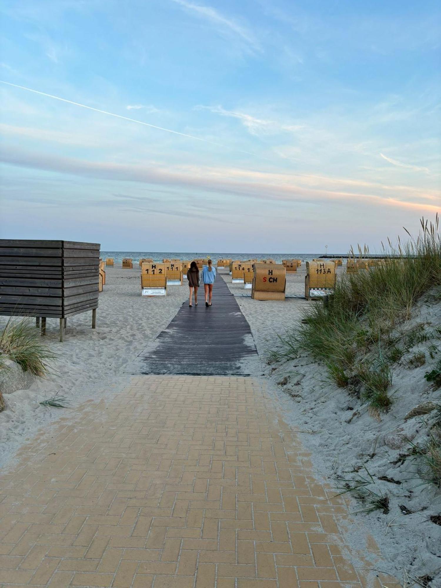 Quartier Suedstrand - Ferienwohnung Mit Meerblick 费马恩 外观 照片