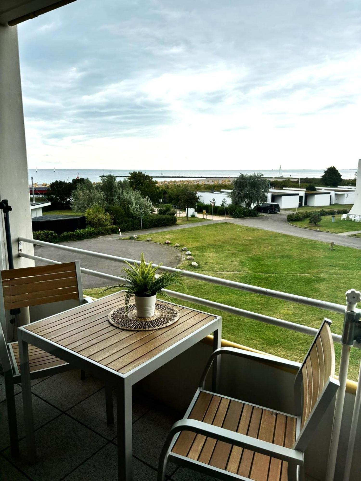 Quartier Suedstrand - Ferienwohnung Mit Meerblick 费马恩 外观 照片